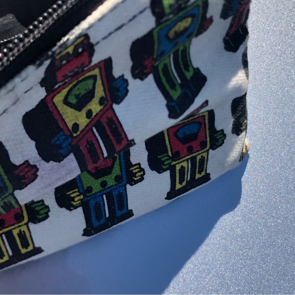 Robot Pencil Case - Picture 4 of 6